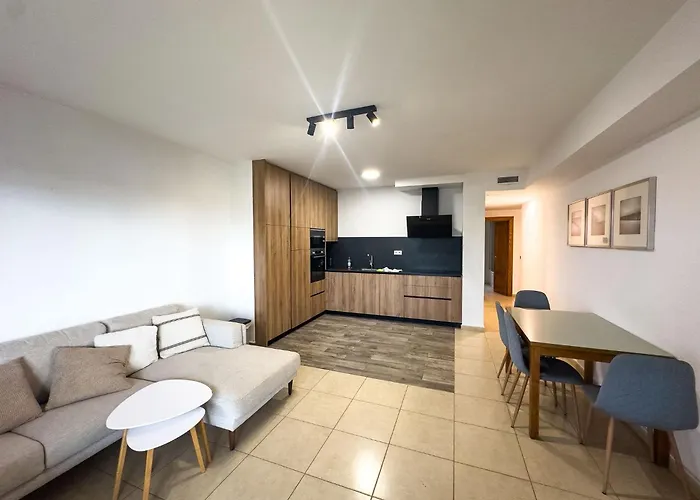Beachfront Primera Linea 1-11 *