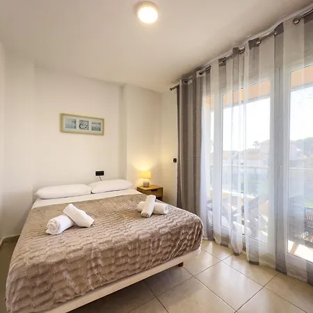 Beachfront Primera Linea 1-11 Apartmán *