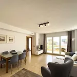 Beachfront Primera Linea 1-11 شقة *