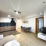Beachfront Primera Linea 1-11 شقة